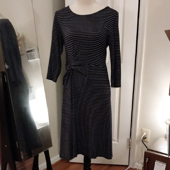 ann taylor black and white striped dress Ann Taylor Black/White/Gray Striped Wide Leg Dress Pants- Size 2  The  Saved Collection